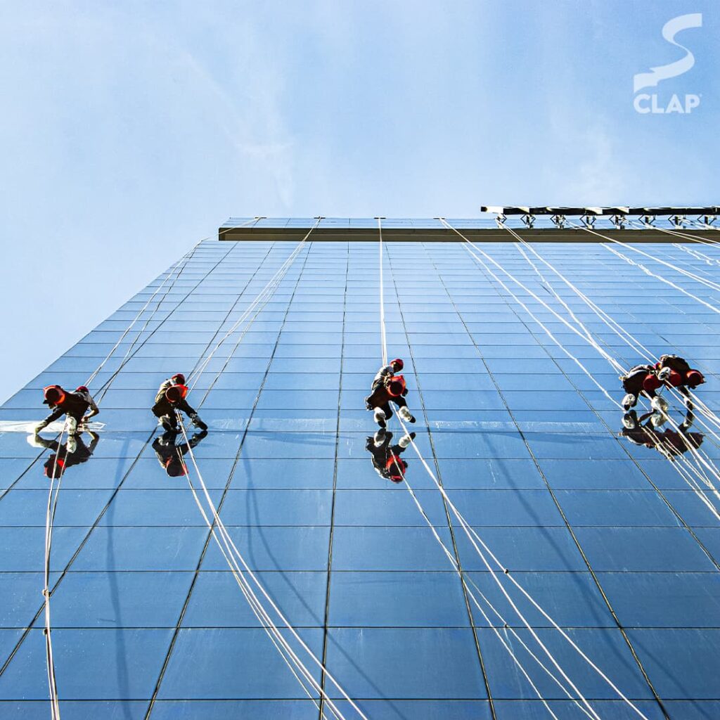 CLAP limpieza en altura limpieza de vidrios en altura empresa de limpieza en altura CABA mantenimiento edilicio en altura limpieza de fachadas profesional