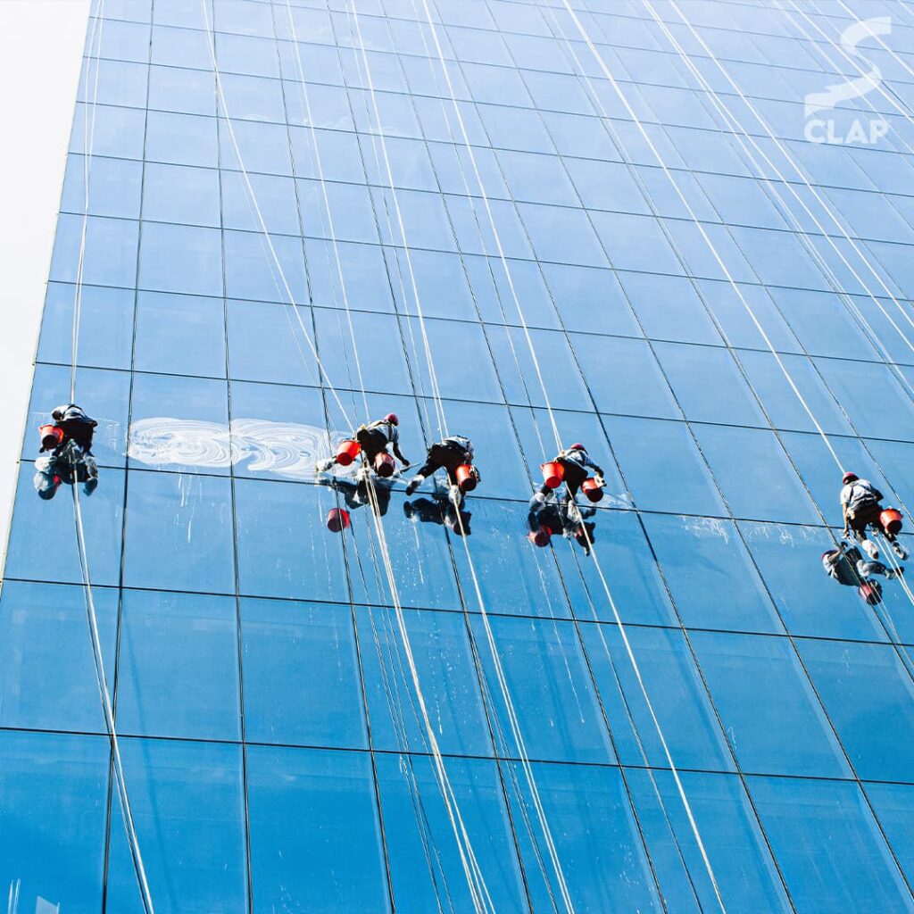 CLAP limpieza en altura limpieza de vidrios en altura empresa de limpieza en altura CABA mantenimiento edilicio en altura limpieza de fachadas profesional