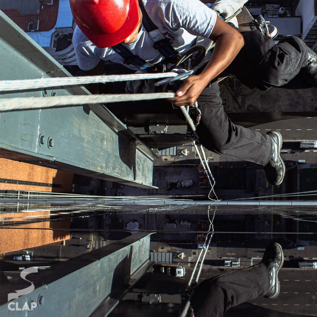 CLAP limpieza en altura limpieza de vidrios en altura empresa de limpieza en altura CABA mantenimiento edilicio en altura limpieza de fachadas profesional