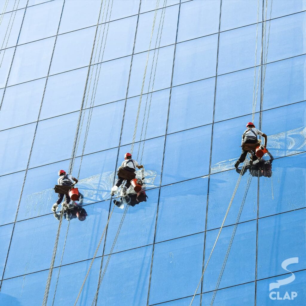 CLAP limpieza en altura limpieza de vidrios en altura empresa de limpieza en altura CABA mantenimiento edilicio en altura limpieza de fachadas profesional